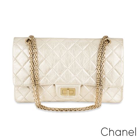 chanel 2.55 nata oro o argento|Chanel 2.55 reissue flap size.